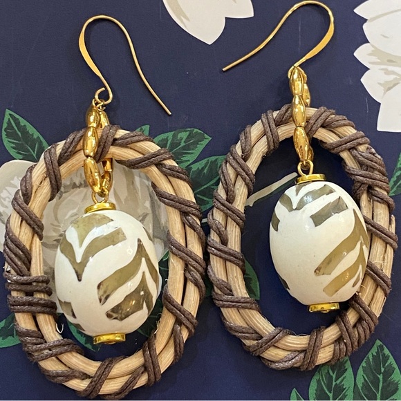 Raffia-Wrapped Wicker Oval Earrings - Picture 7 of 11